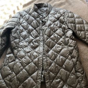 Uni qlo puffer jacket size small